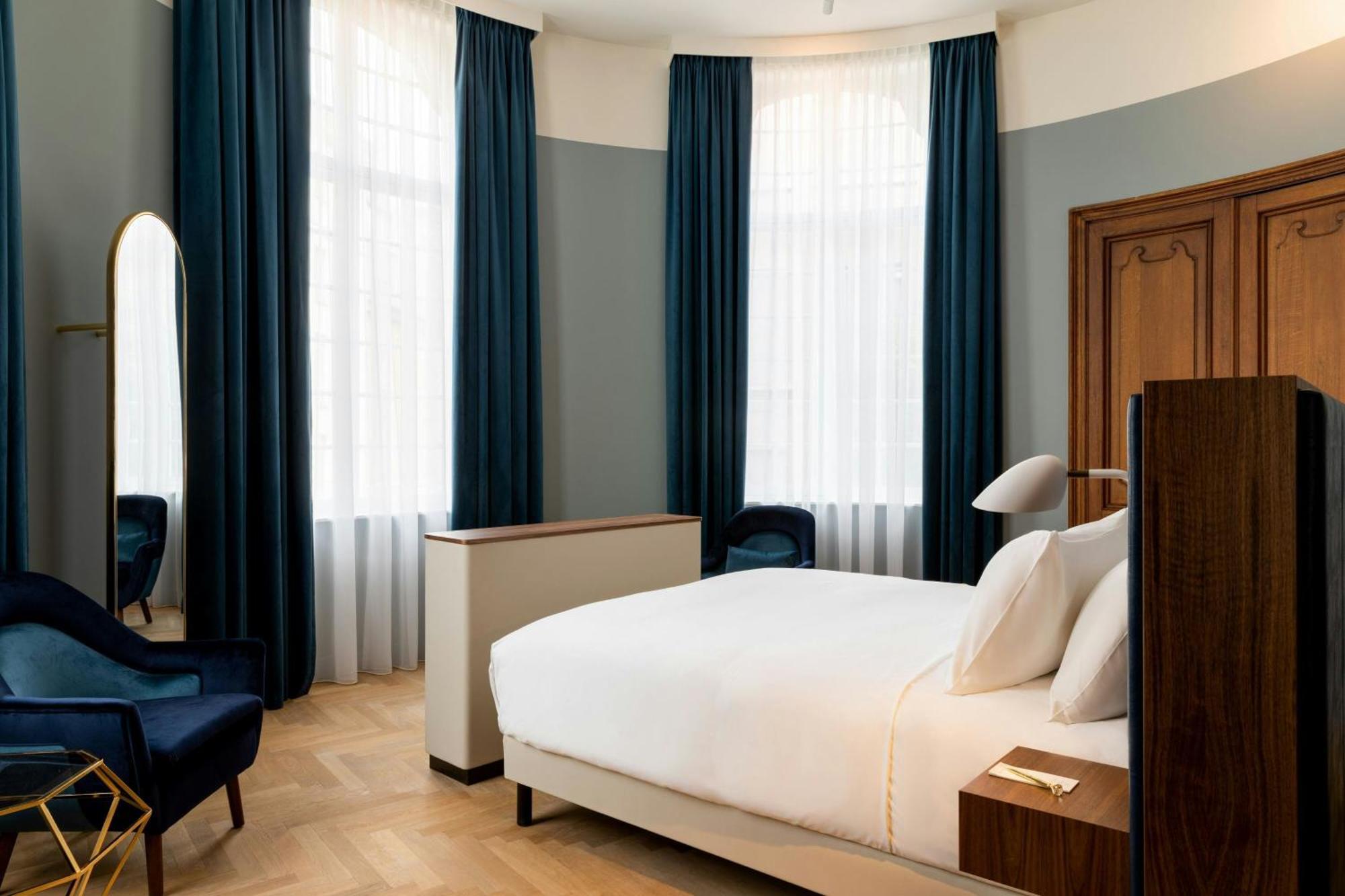Hotel Sapphire House Antwerp, Autograph Collection Exterior foto A bedroom at the hotel