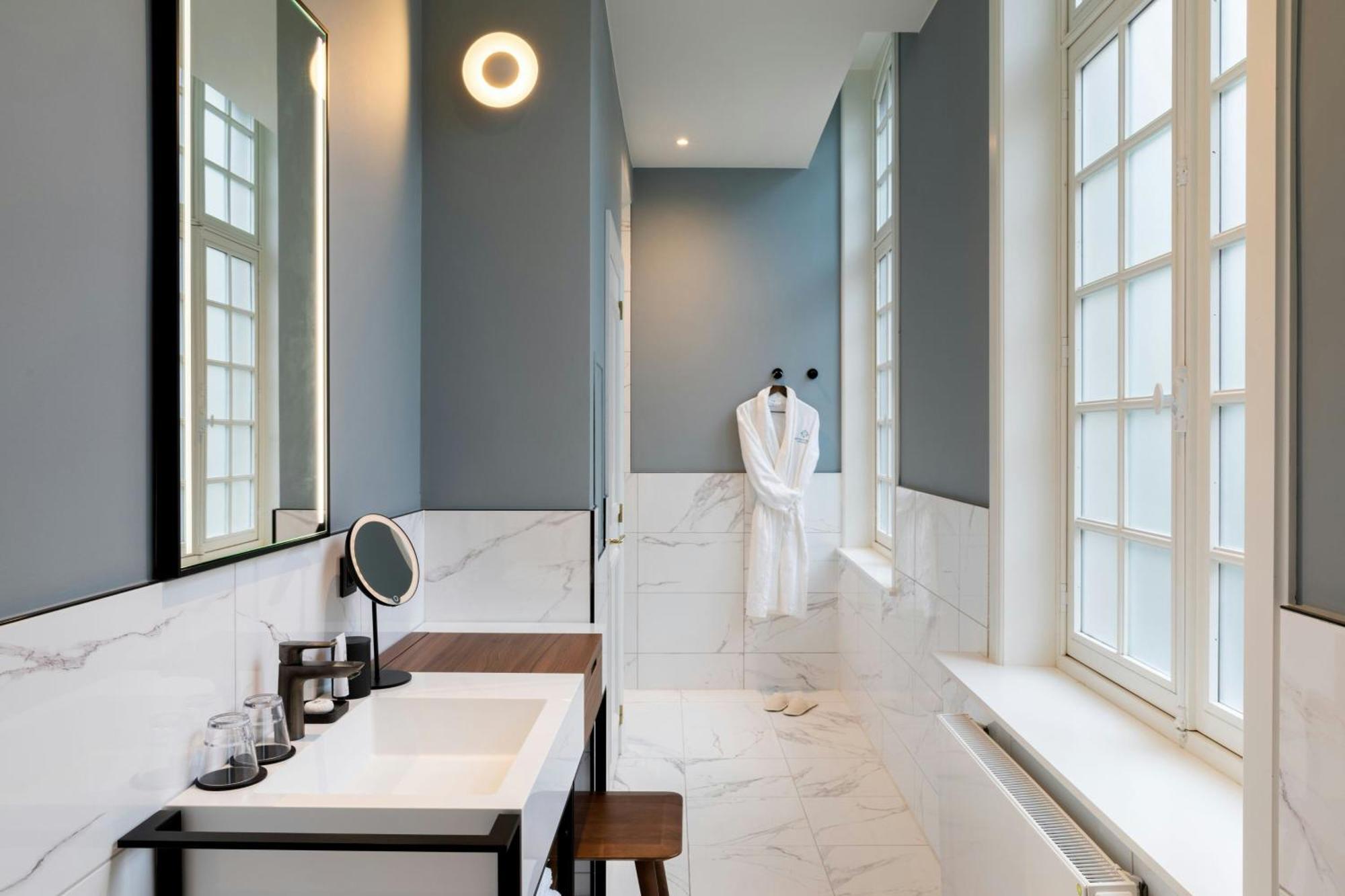 Hotel Sapphire House Antwerp, Autograph Collection Exterior foto Bathroom